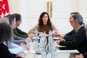 Díaz Ayuso recibe a las organizaciones agrarias regionales para conocer sus reivindicaciones tras el acuerdo de la UE y Mercosur