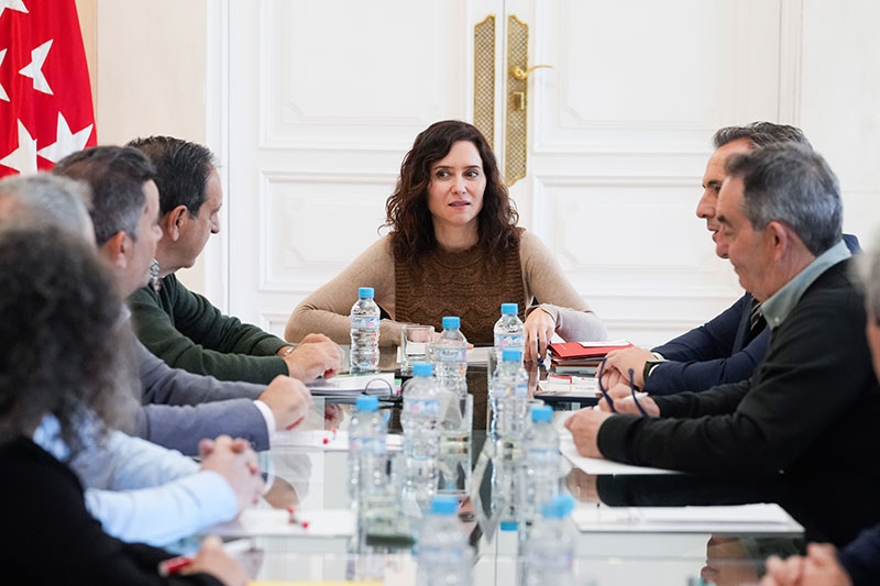 Díaz Ayuso recibe a las organizaciones agrarias regionales para conocer sus reivindicaciones tras el acuerdo de la UE y Mercosur