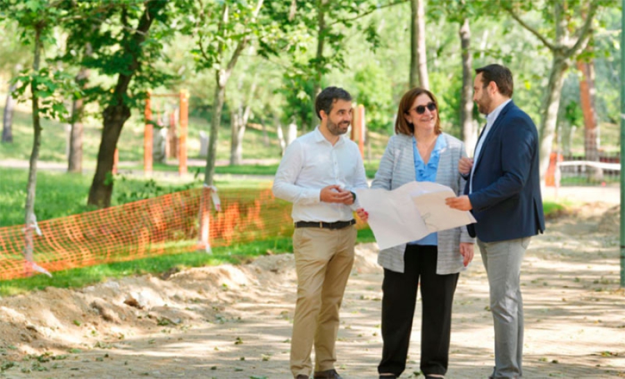 Pozuelo de Alarcón | La alcaldesa visita las obras del parque Fuente de la Salud de Pozuelo, que ya están en marcha