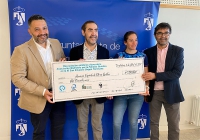 Torrelodones | Un total de 1.200 euros recaudados de la San Silvestre Torresana se entregan a la Asociación Madrileña de Fibrosis Quística