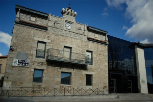 Collado Villalba | El Ayuntamiento de Collado Villalba convoca el ‘I Concurso de Iluminación de Navidad en Balcones, Ventanas y Fachadas’