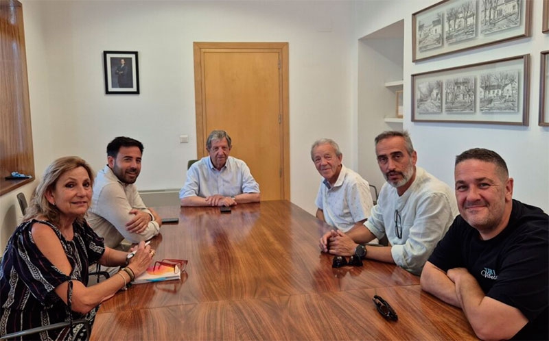Villanueva de la Cañada | Reunión con las peñas, pregoneras de las Fiestas de Santiago Apóstol