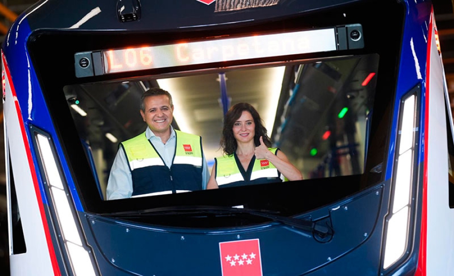 Díaz Ayuso presentó el primero de los 48 nuevos trenes autónomos que circularán por la L6 en 2027: “Metro crece al compás de esta región trepidante”