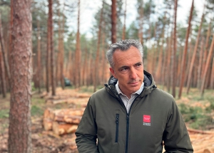 Carlos Novillo: “Desde los despachos tienes la mirada muy corta y si no pisas el terreno y no estás con aquellos que realmente levantan este país… pierdes la perspectiva”