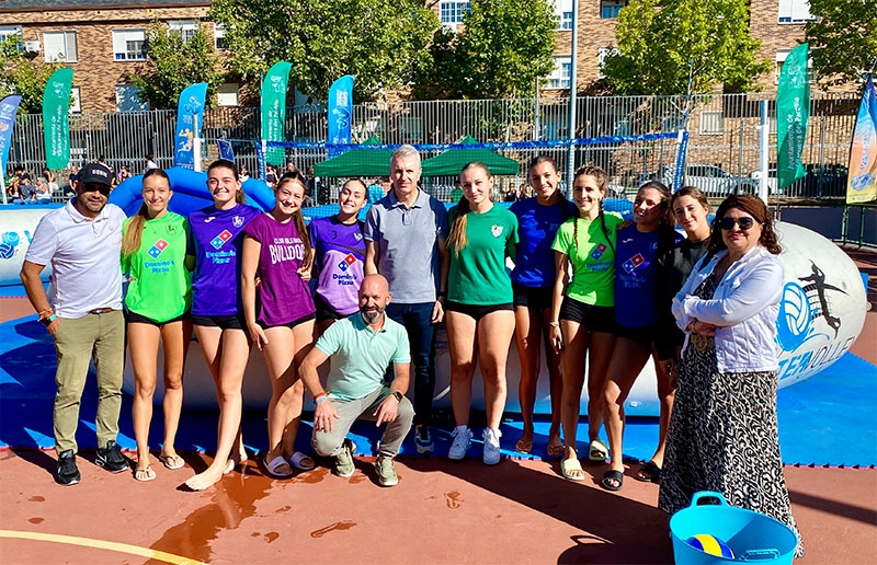 Villanueva del Pardillo | Nuevo éxito del II Torneo de Watervolley, deporte pionero en Madrid