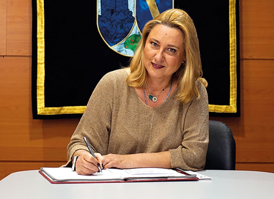 Torrelodones | La alcaldesa de Torrelodones firma un convenio con la Fundación Víctimas del Terrorismo