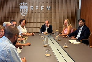 Torrelodones | La alcaldesa y la presidenta del Club Fútbol Base Deportivo se reúnen con el presidente de la RFFM