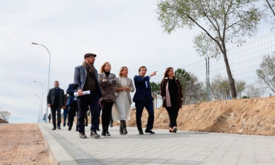 Pozuelo de Alarcón | Pérez Quislant y Almeida comprueban los trabajos realizados para mejorar la conexión peatonal de Pozuelo con Madrid