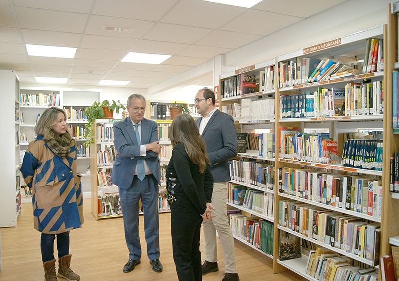 Los Molinos | El Ayuntamiento de Los Molinos inaugura su renovada Biblioteca Municipal