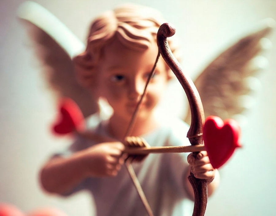 Cupido presenta el nuevo poemario de Fernando Marín: flechas directas al corazón este San Valentín