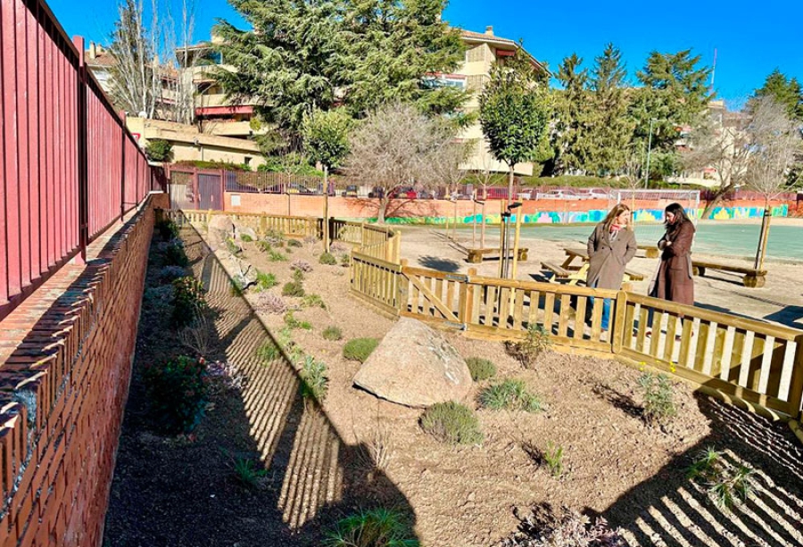 Majadahonda | Los colegios San Pío X y Antonio Machado de Majadahonda estrenan nuevos patios, permeabilizados y con zonas de descanso arboladas