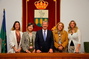 Villanueva de la Cañada | Firma de convenio entre el Ayuntamiento y Cruz Roja Española