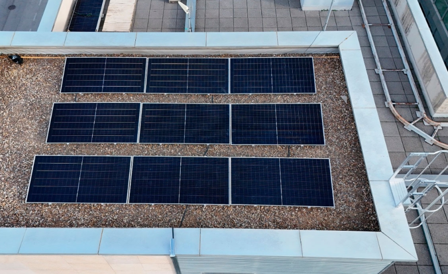 Boadilla del Monte | Finaliza la instalación de 124 placas fotovoltaicas en el Centro de Formación