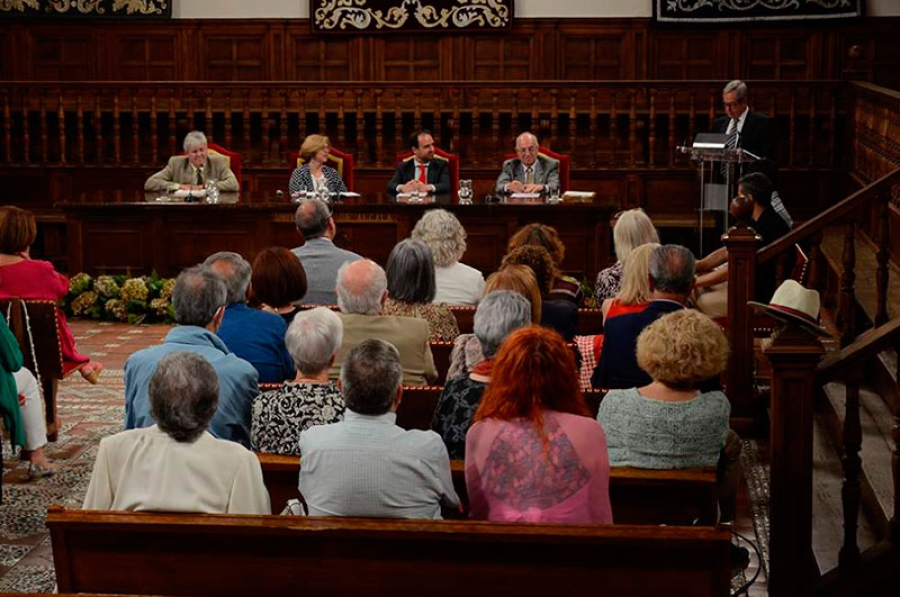 Guadarrama | Los alumnos del Aula de Humanidades vuelven a recibir sus diplomas en el Paraninfo de la Universidad de Alcalá