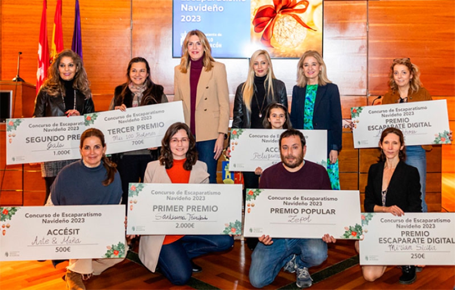 Pozuelo de Alarcón | El Ayuntamiento de Pozuelo entrega los premios a los mejores escaparates ornamentados en Navidad