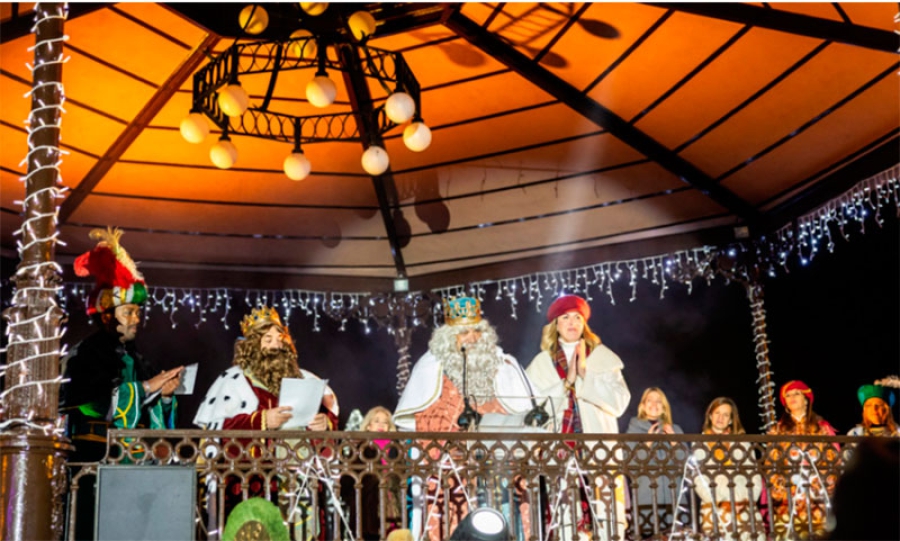 Pozuelo de Alarcón | Miles de vecinos aclaman a los Reyes Magos de Oriente en la Cabalgata de Pozuelo de Alarcón