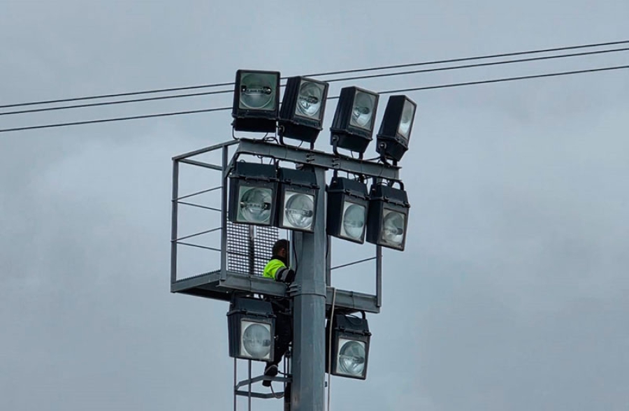 Arroyomolinos | Arroyomolinos inicia los trabajos para renovar la iluminación de sus campos de fútbol