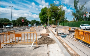 Boadilla del Monte | Obras de mejora en la vía de servicio de la M-513 y en el aparcamiento ubicado frente al Complejo Deportivo Ángel Nieto