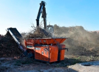 Villaviciosa de Odón | Villaviciosa de Odón tritura los restos de poda que se transformarán en biomasa para producir energía renovable