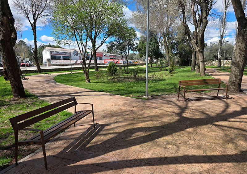 Valdemorillo | Nuevo mobiliario urbano en los parques y espacios públicos de Valdemorillo
