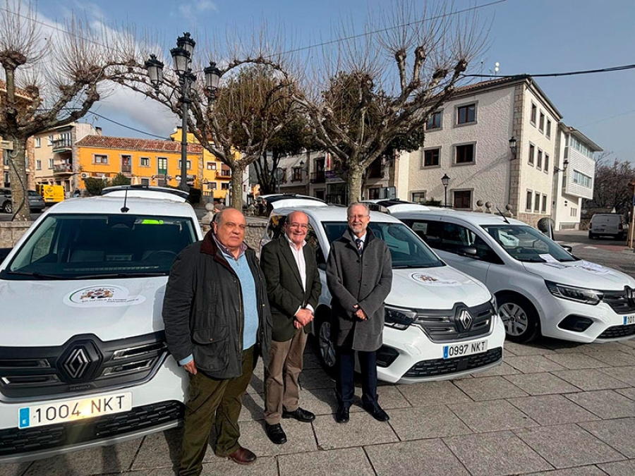 El Escorial | El Escorial incorpora tres nuevos vehículos para el área de obras y servicios