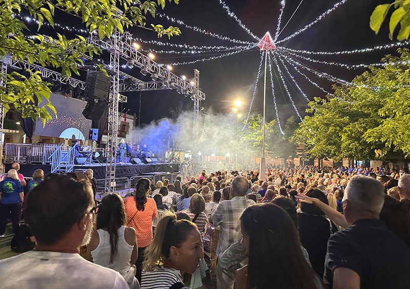 El Álamo | Masiva participación de los vecinos de El Álamo en sus Fiestas en honor al Santísimo Cristo de la Salud