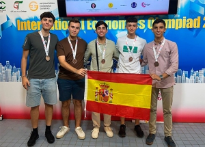 Las Rozas | Un alumno del IES José García Nieto, medalla de bronce en la Olimpiada Internacional de Economía en Hong Kong