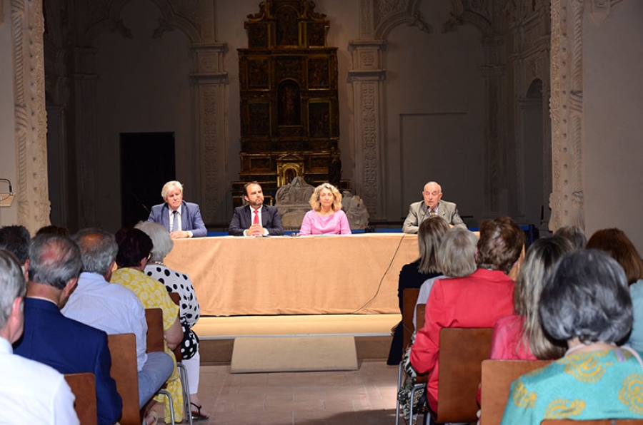 Guadarrama | Los alumnos del Aula de Humanidades de Guadarrama recibieron sus diplomas en un acto oficial en la Capilla de San Ildefonso