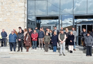 Collado Villalba | Minuto de silencio en homenaje a los agentes de la Guardia Civil fallecidos este sábado en acto de servicio en Barbate