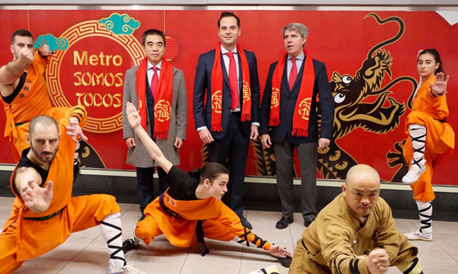 420.000 usuarios de Metro al día disfrutarán de un tren decorado por el Año Nuevo Chino