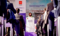 MEDIO AMBIENTE | Díaz Ayuso inaugura en Pozuelo de Alarcón la mayor electrolinera de España