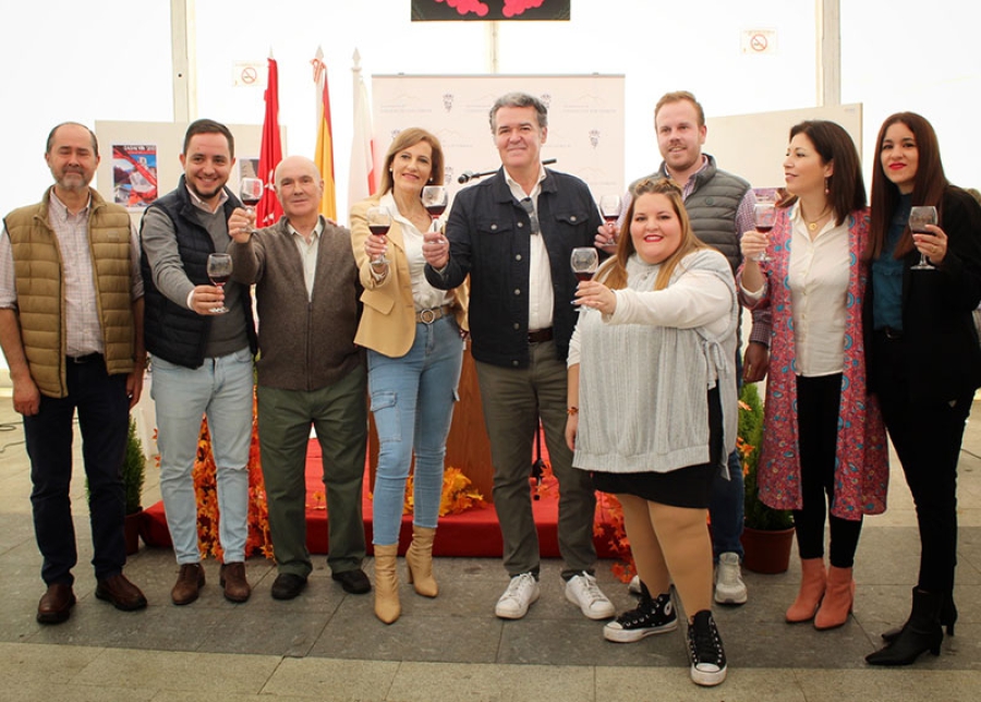 Cadalso de los Vidrios |Éxito de público y ventas de la XI Feria del vino Cadalvín 2023