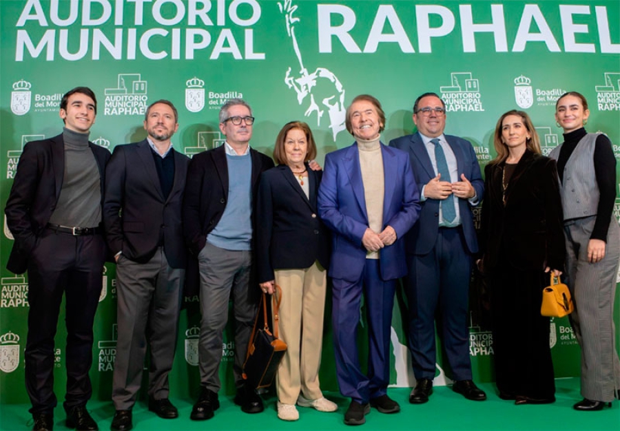 Boadilla del Monte | Raphael y su familia asisten al homenaje que Boadilla le ha rendido dando su nombre al Auditorio Municipal