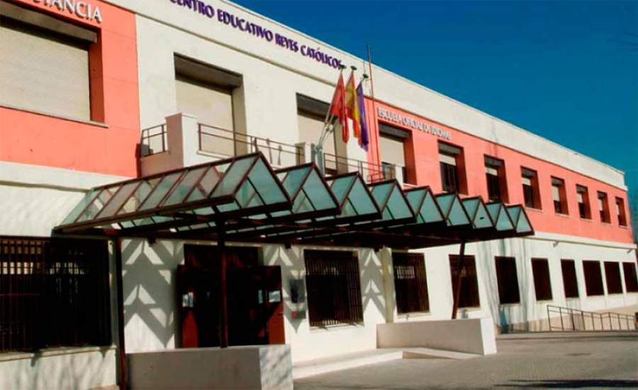 Pozuelo de Alarcón | Pozuelo presenta su oferta de cursos y talleres para sénior en el Centro Educativo Reyes Católicos
