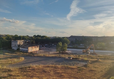 Villanueva del Pardillo | Avanzan a buen ritmo los trabajos de demolición de las antiguas fábricas en el centro del casco urbano