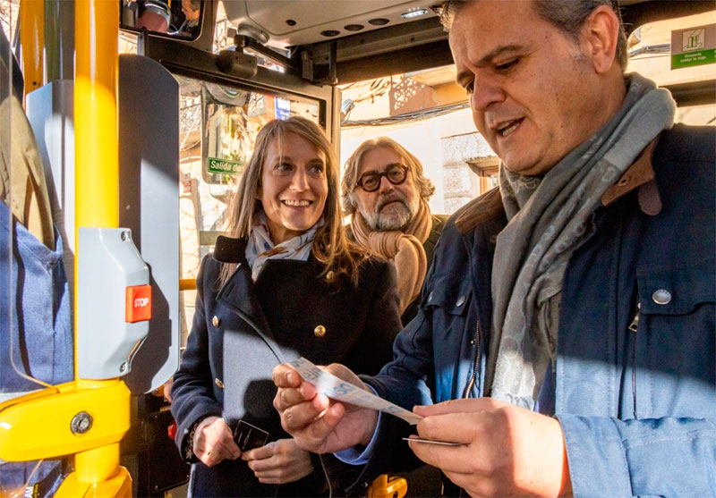 San Lorenzo de El Escorial | San Lorenzo inaugura el sistema de pago con tarjeta bancaria en los autobuses urbanos de la Comunidad de Madrid