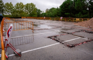 Boadilla del Monte | Instalación de placas fotovoltaicas en marquesinas para coches en el aparcamiento de la piscina cubierta