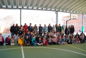 Las Rozas | Nueva cubierta de la pista deportiva del CEIP Fernando de los Ríos