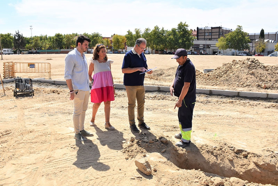Villaviciosa de Odón | El Ayuntamiento acomete las obras de asfaltado de 2.000 m2 en El Vaíllo donde se podrán celebrar actividades y servirá de aparcamiento