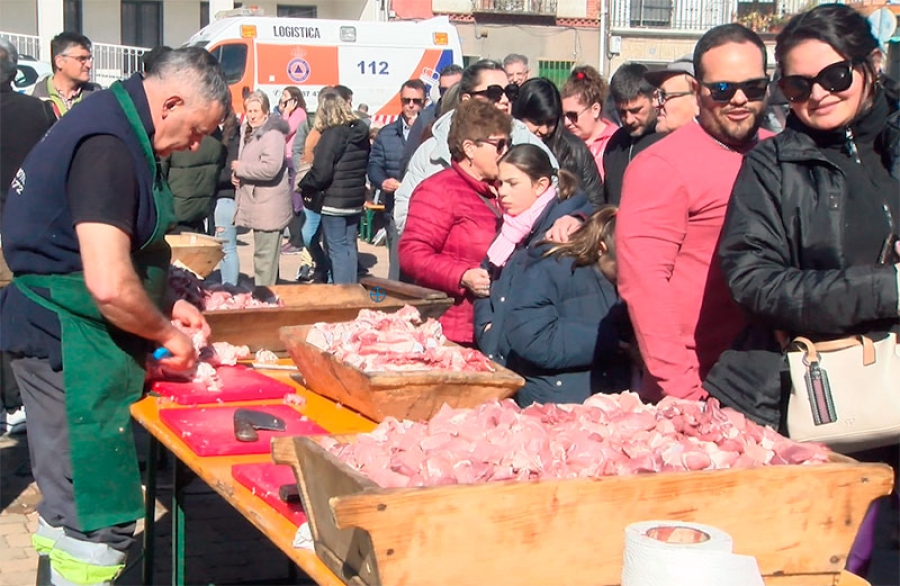 Navas del Rey | Gran éxito de la IV Feria de la Matanza Casera