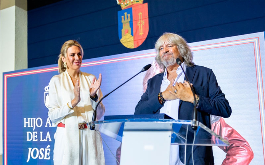Pozuelo de Alarcón | La alcaldesa entrega al cantaor flamenco y vecino de la ciudad, José Mercé, el título de Hijo Adoptivo