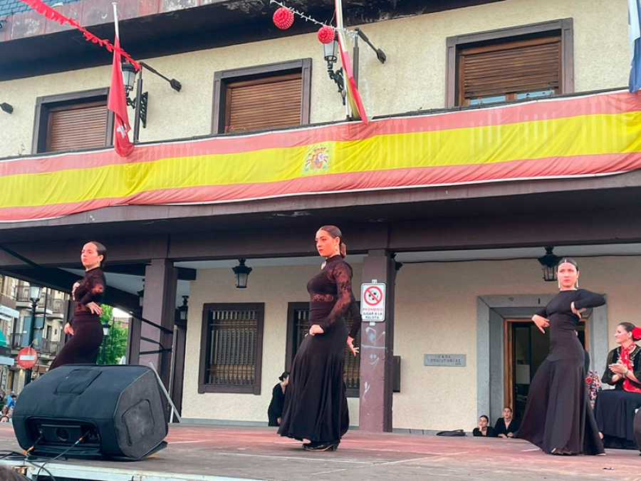 Becerril de la Sierra | Casetas, música y mucho arte en la Feria flamenca de Becerril de la Sierra