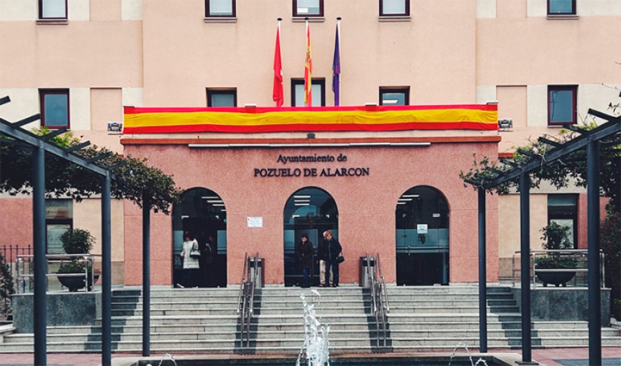 Pozuelo de Alarcón | El Ayuntamiento se engalana con la Bandera de España para celebrar la Jura de la Constitución de la Princesa Leonor