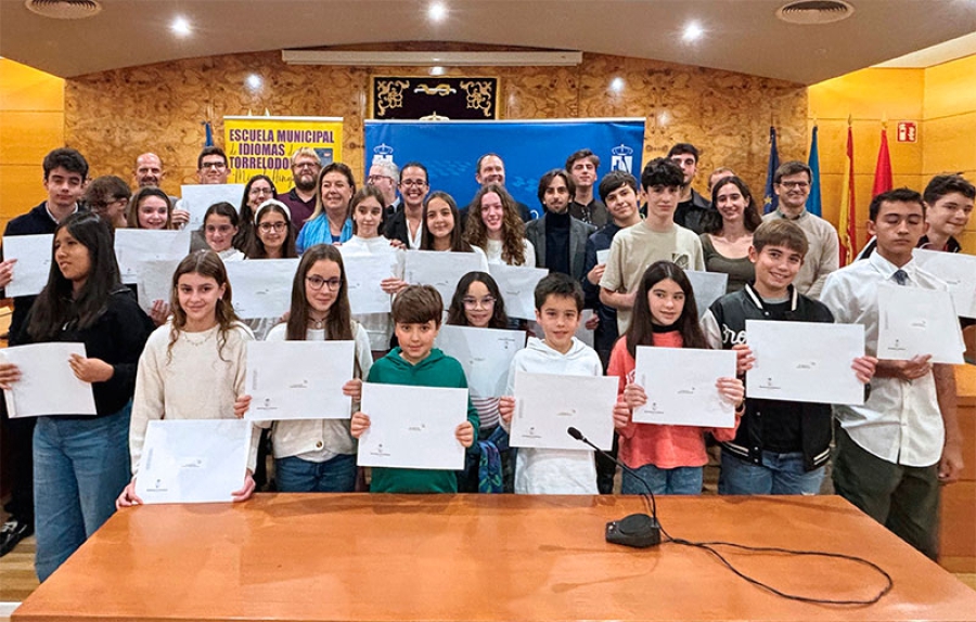 Torrelodones | Alumnos de la Escuela de Idiomas “Miguel Hinojar” recibieron sus diplomas de Cambridge