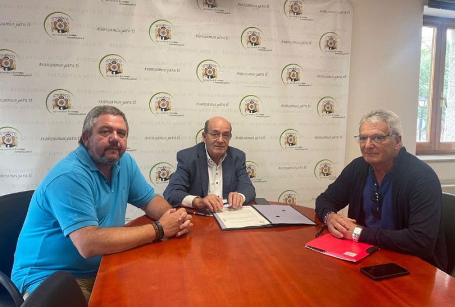 El Escorial | El Ayuntamiento de El Escorial y el Club Ciclista Escurialense firman un convenio de colaboración