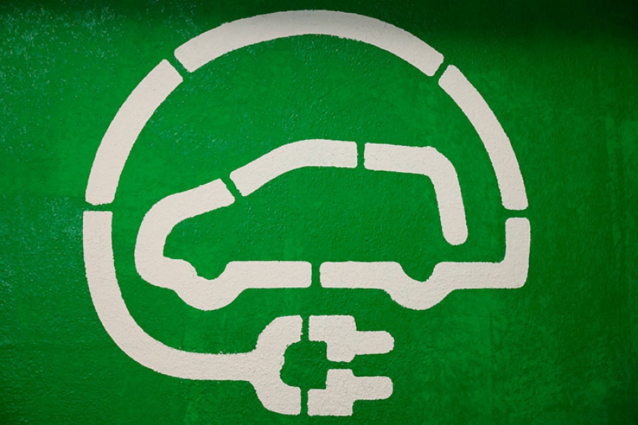 Arroyomolinos | Arroyomolinos pone en marcha 5 puntos de recarga de vehículos eléctricos