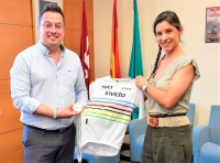 Villaviciosa de Odón | El alcalde recibe a Sandra Pastor para felicitarla por su campeonato del Mundo de Mountain Bike máster 45