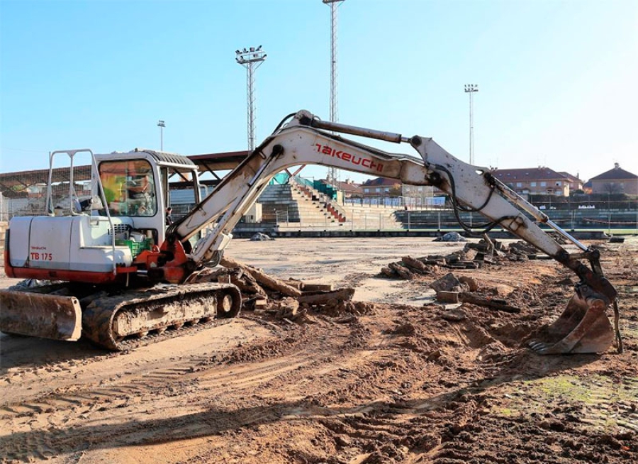 Villaviciosa de Odón | Comienzan las obras para la sustitución del césped artificial de los tres campos de fútbol 7
