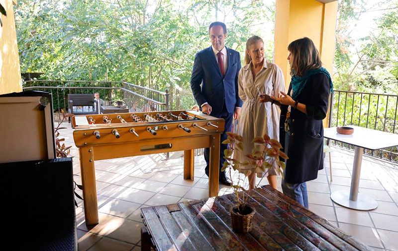 Alpedrete | La consejera de Familia visitó la Residencia de Alpedrete coincidiendo con el Día Mundial de la Salud Mental