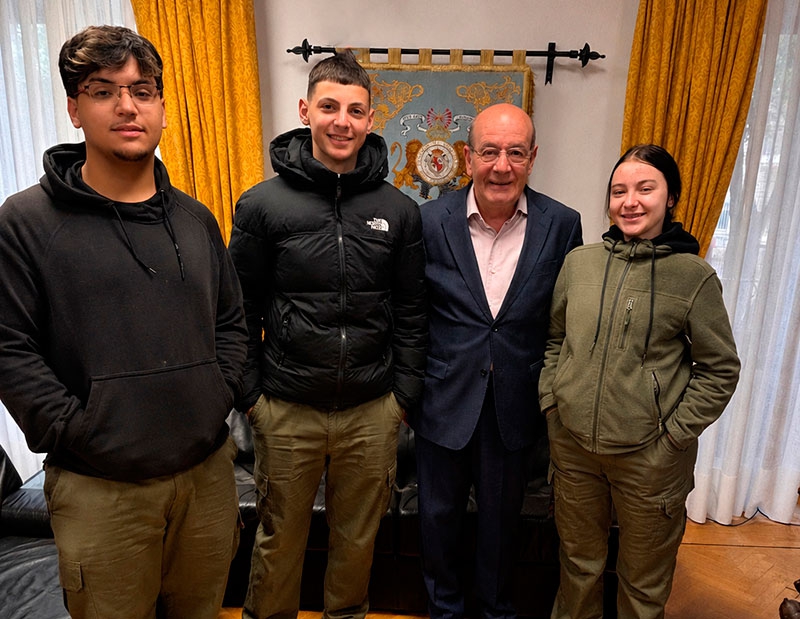 El Escorial | Ocho alumnos de El Escorial inician sus prácticas en el Ayuntamiento de la localidad